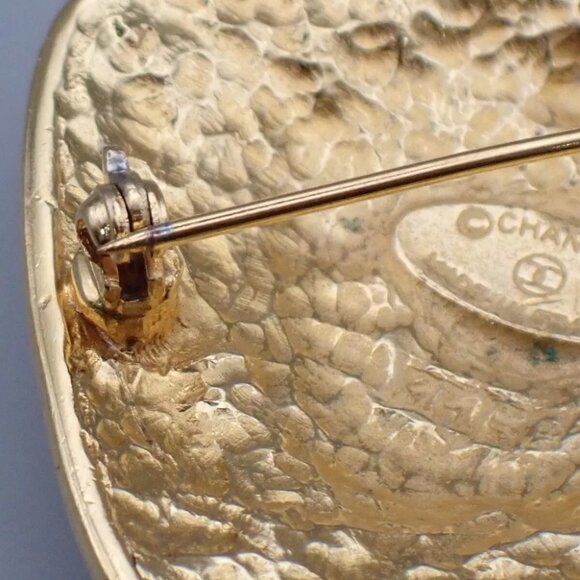 CHANEL CC Logo Pin Brooch Diamond Shaped Gold GHW Vintage Accessory 39YE639 - Picture 5 of 6